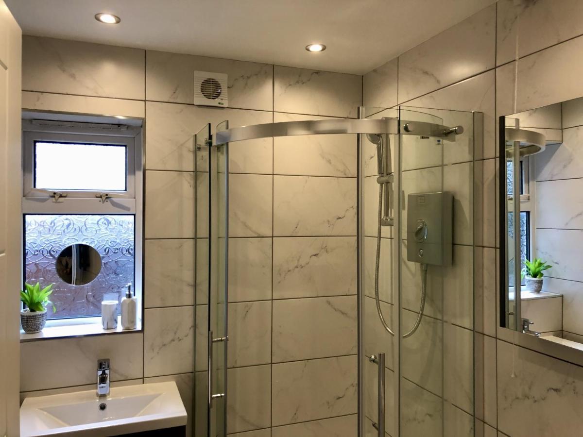 Executive Or Large Family 5-Bed House - Hosted By Hutch Lifestyle Villa Coventry Kültér fotó